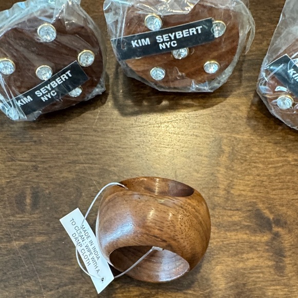 Kim Seybert Brown Napkin Rings with Crystal Embellishments - Picture 3 of 4